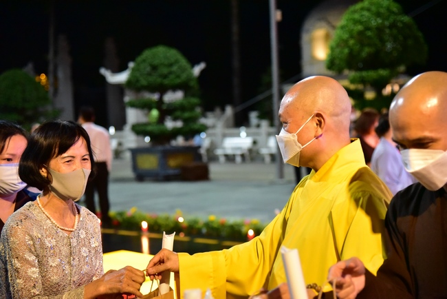 The 4th gratitude ceremony to disciples.