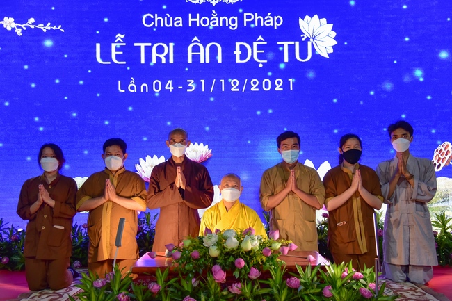 The 4th gratitude ceremony to disciples.