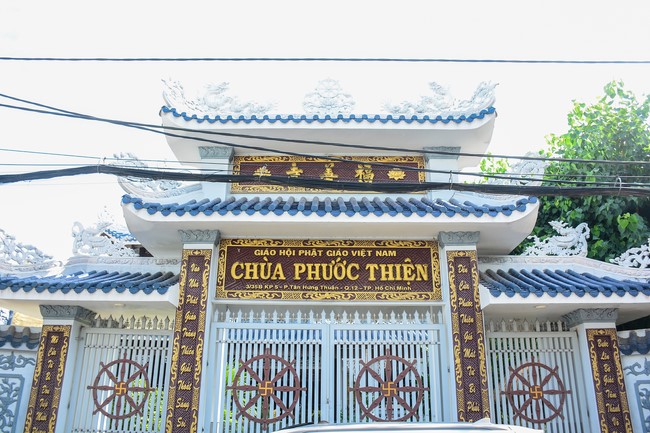 Book donation program to pagodas and viharas