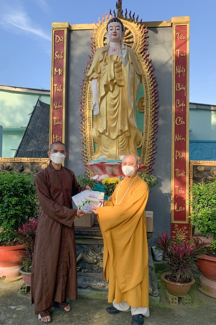 Book donation program to pagodas and viharas