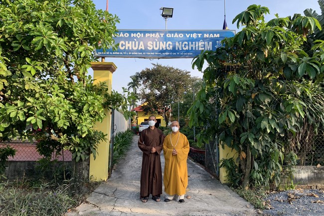 Book donation program to pagodas and viharas