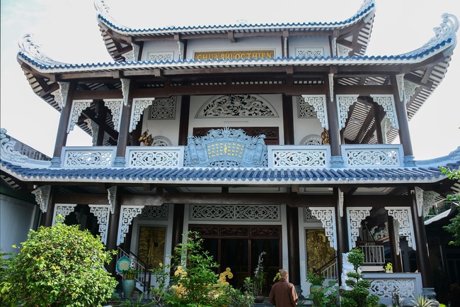 Book donation program to pagodas and viharas