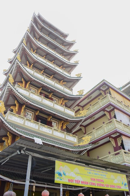 Book donation program to pagodas and viharas