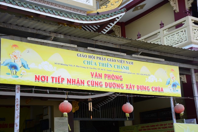 Book donation program to pagodas and viharas