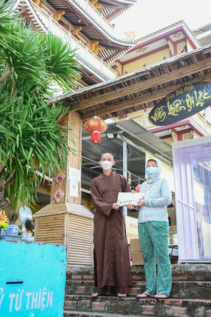 Book donation program to pagodas and viharas