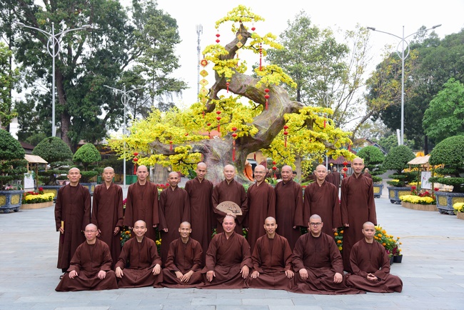 Welcome the Spring beside the Master