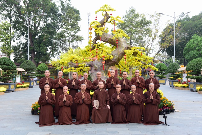 Welcome the Spring beside the Master