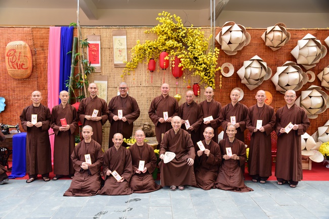 Welcome the Spring beside the Master