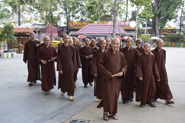 Welcome the Spring beside the Master