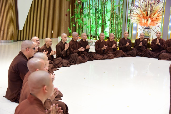 Welcome the Spring beside the Master