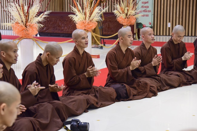 Welcome the Spring beside the Master