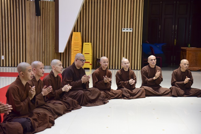 Welcome the Spring beside the Master