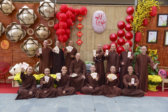 Welcome the Spring beside the Master