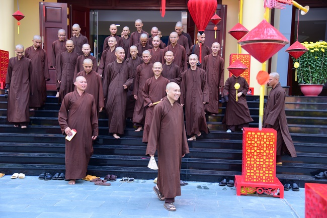 Welcome the Spring beside the Master