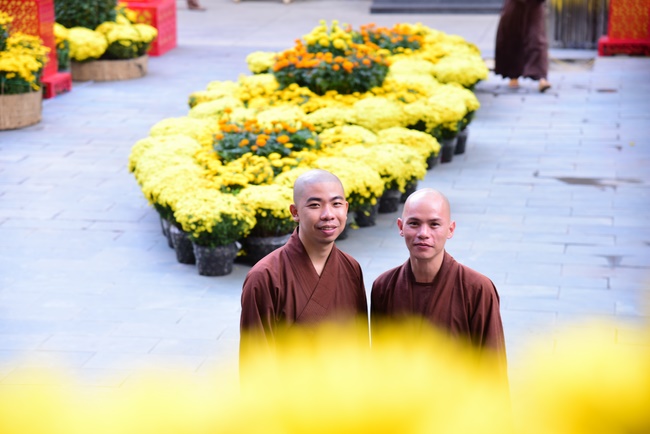 Welcome the Spring beside the Master