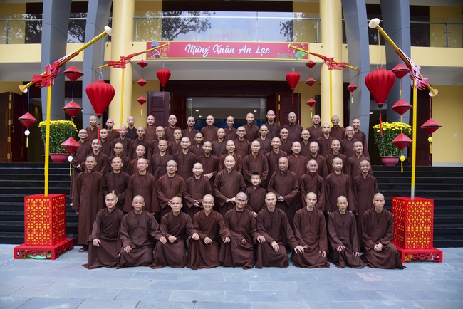 Welcome the Spring beside the Master