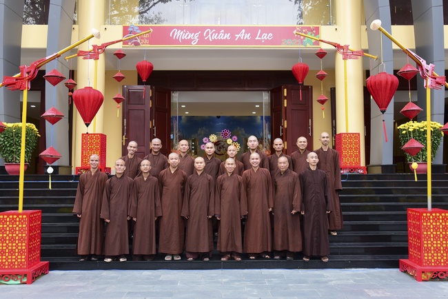 Welcome the Spring beside the Master