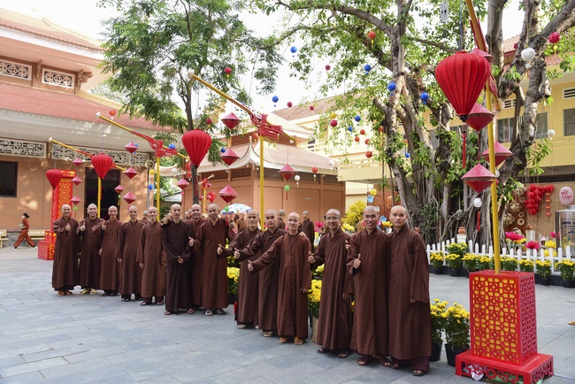 Welcome the Spring beside the Master