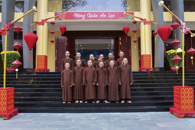 Welcome the Spring beside the Master