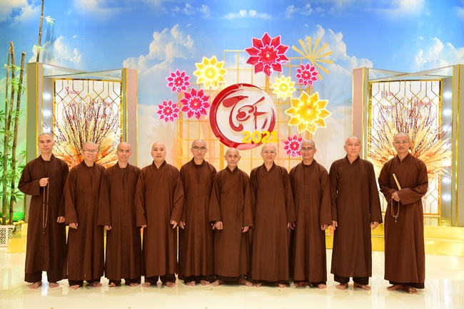 Welcome the Spring beside the Master