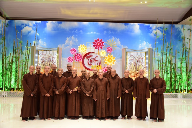 Welcome the Spring beside the Master