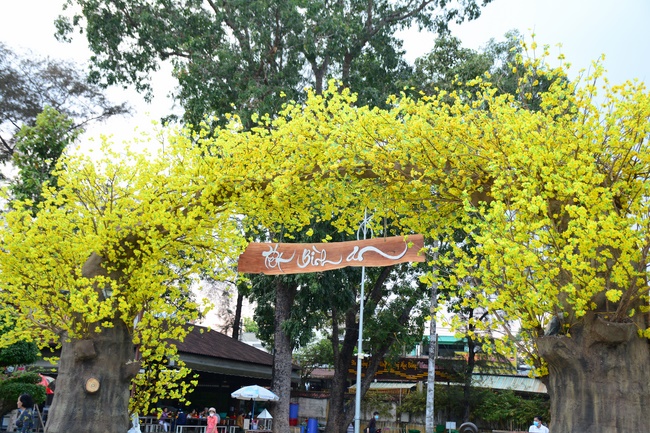 Welcome the Spring beside the Master