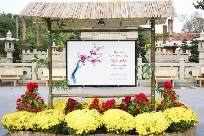 Welcome the Spring beside the Master