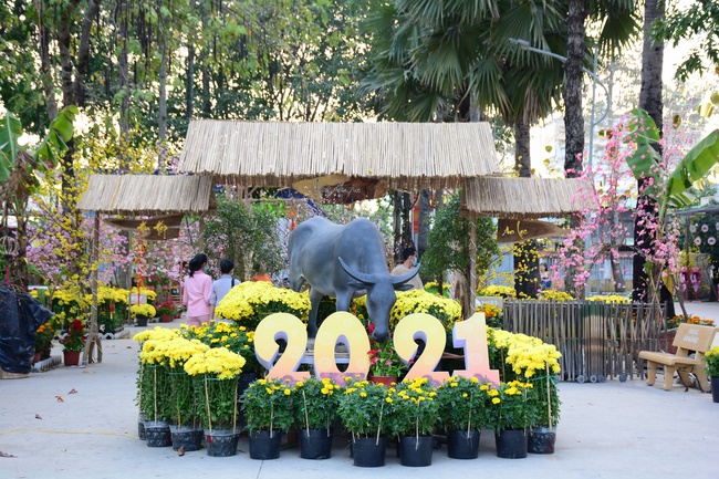 Welcome the Spring beside the Master