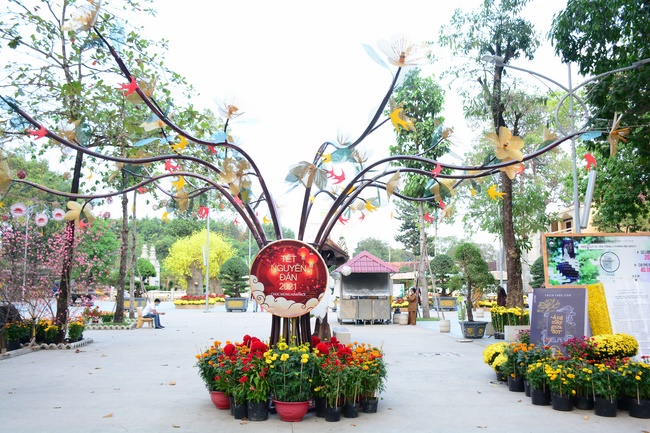 Welcome the Spring beside the Master