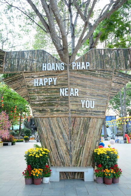 Welcome the Spring beside the Master