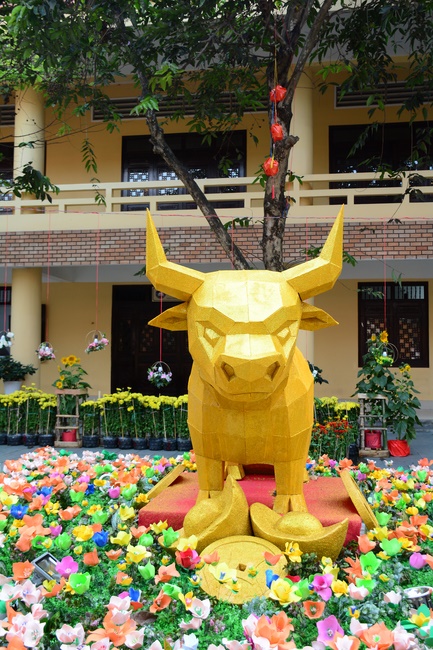 Welcome the Spring beside the Master