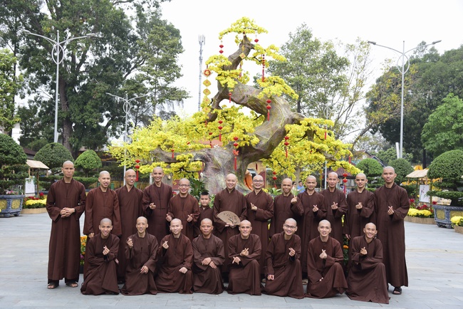 Welcome the Spring beside the Master