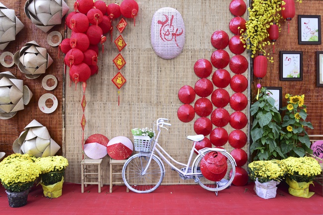 Welcome the Spring beside the Master