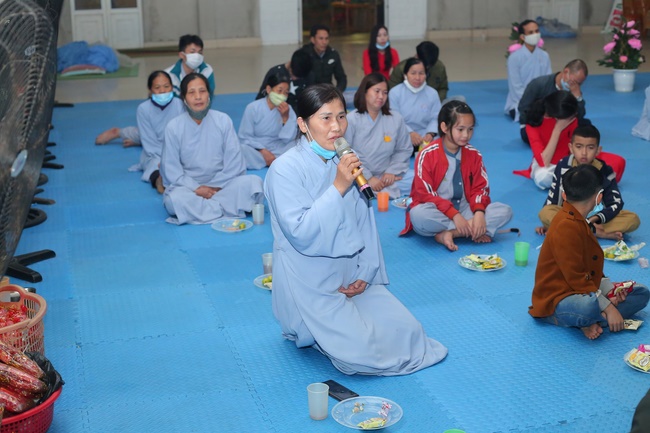 The 3rd gratitude ceremony to the disciples at Dong Cao pagoda.