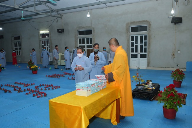 The 3rd gratitude ceremony to the disciples at Dong Cao pagoda.