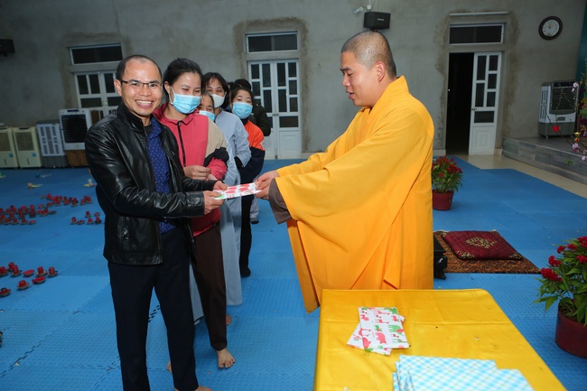 The 3rd gratitude ceremony to the disciples at Dong Cao pagoda.