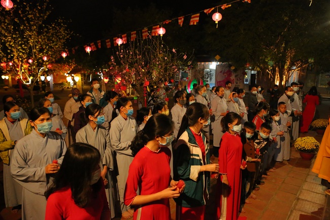 The 3rd gratitude ceremony to the disciples at Dong Cao pagoda.