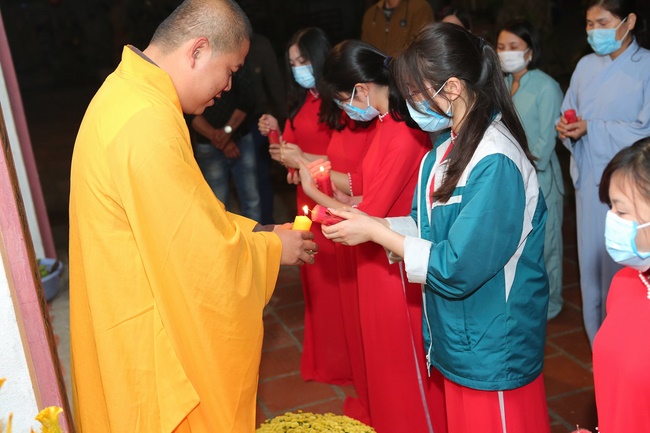 The 3rd gratitude ceremony to the disciples at Dong Cao pagoda.