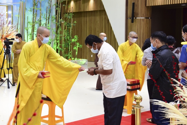 Series of photos on the first day of Lunar New Year