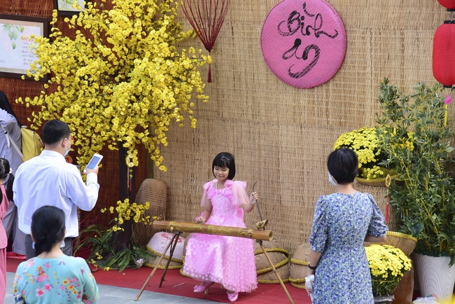 Series of photos on the first day of Lunar New Year