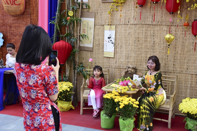 Series of photos on the first day of Lunar New Year