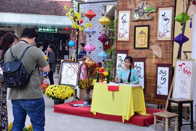 Series of photos on the first day of Lunar New Year