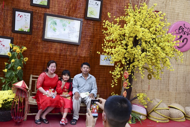 Series of photos on the first day of Lunar New Year