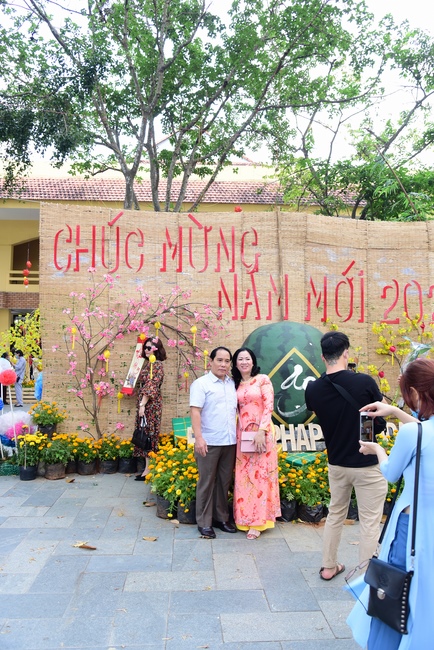 Series of photos on the first day of Lunar New Year