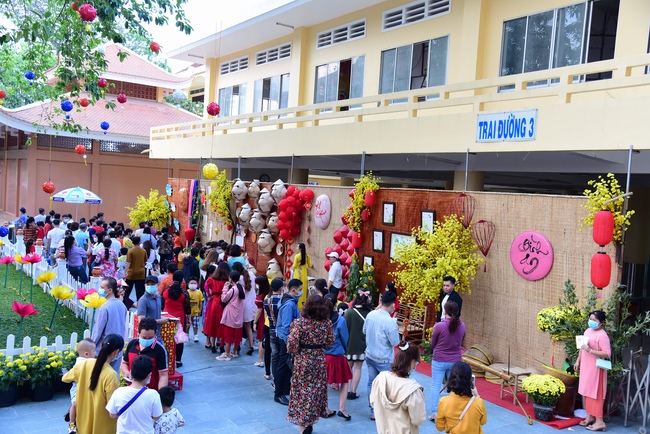 Series of photos on the first day of Lunar New Year