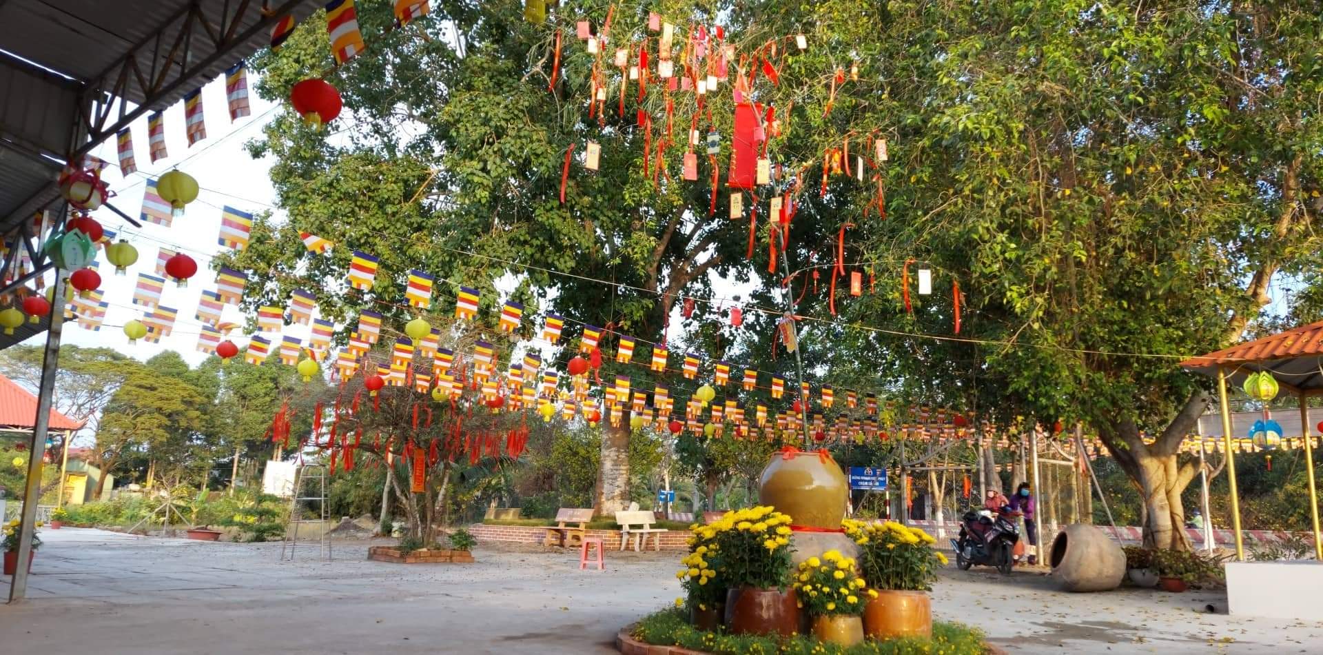 Ngày đầu xuân chùa An Hương, An Giang