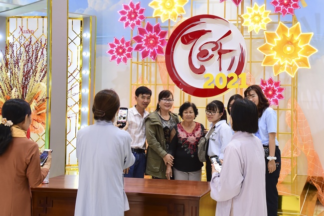 Series of photos on the second day of Lunar New Year