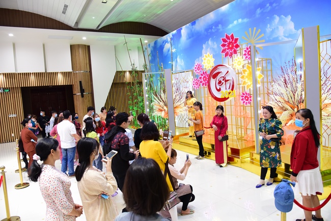 Series of photos on the second day of Lunar New Year