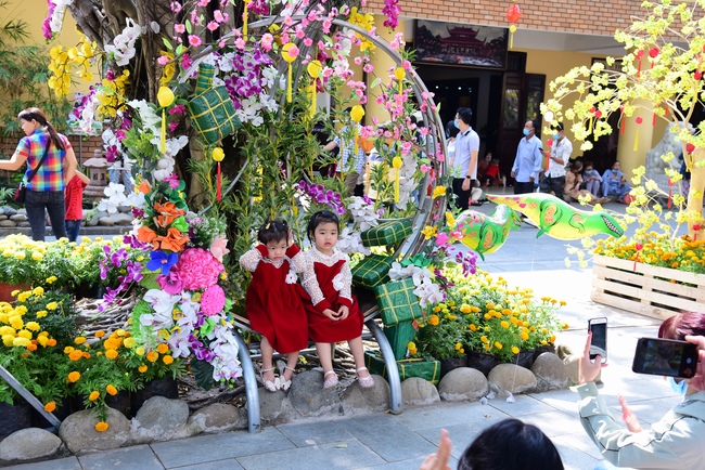 Series of photos on the second day of Lunar New Year