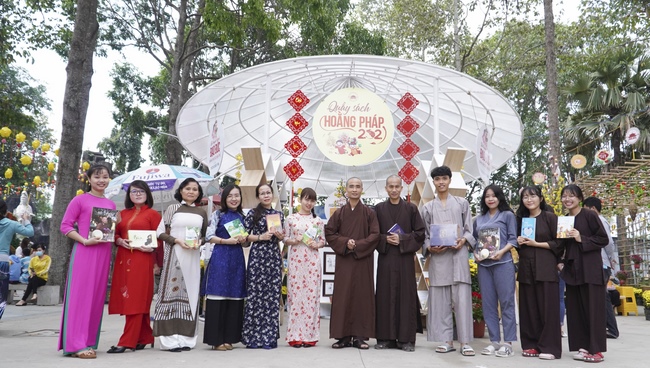 Series of photos on the second day of Lunar New Year